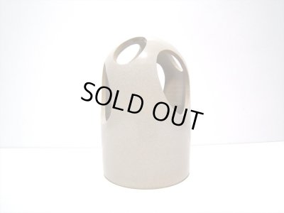 画像5: 手造りベージュ砲弾形穴付花器　T-２７-３