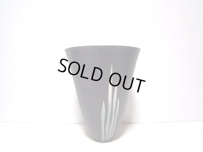 画像7: 作家物　黒６.５号立花器草文様　T-２７－１４