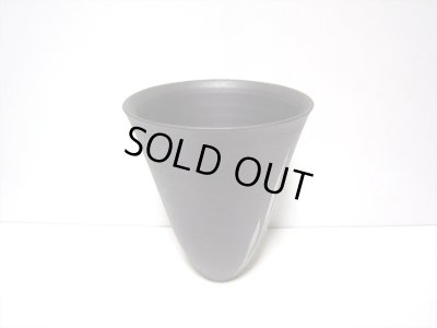 画像4: 作家物　黒６.５号立花器草文様　T-２７－１４