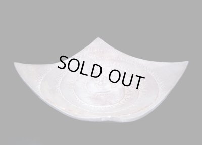 画像7: 手造り　白釉渦紋正角鉢　T-２８-２９