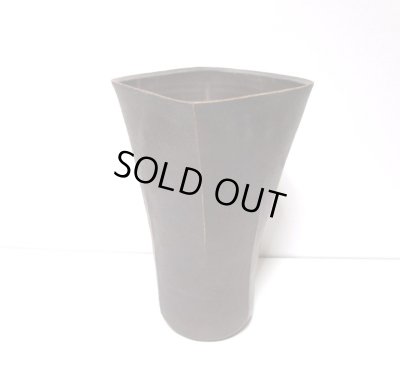 画像8: 特-５４６　作家物手作り赤錆色角口筒型花器