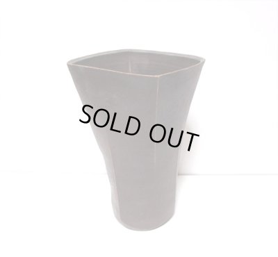 画像4: 特-５４６　作家物手作り赤錆色角口筒型花器