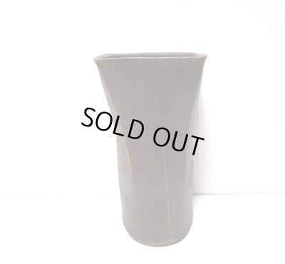 画像7: 特-５４７　作家物手作り赤錆色角口筒型花器