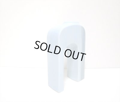 画像9: ライトブルー逆U字ブリッジ型花器　T-３０-３６