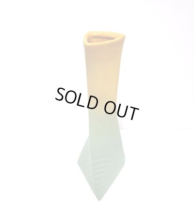 画像10: 特-５８２　ミントグリーン三角ネジリ花器