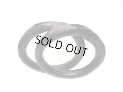 画像7: 手造り こげ茶色二連リング花器 （一点限り） T-０２-７