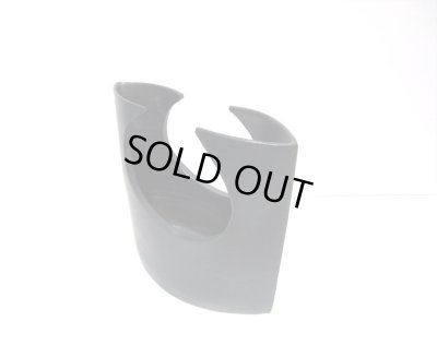 画像5: 特-６５７　手造り艶消し黒丸窓変形花器