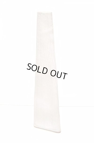 画像6: 特-６６５ 手造り白釉１５号三角長瓶