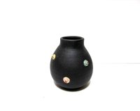 特-７２４　作家物手ひねり黒丸ボール型花器 （少難あり）
