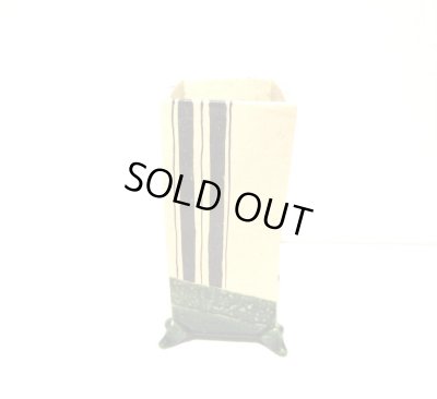 画像11: 特-７３２　手造り織部正角猫足９号投入れ