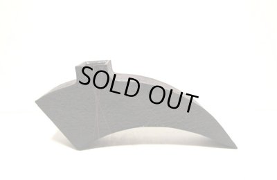 画像11: 特-７３１　作家物手造り黒扇型ブリッジ花器