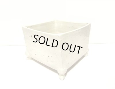 画像3: 作家物　手造り粉引釉８号正角深猫足付　T-０５－０９