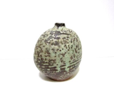 画像9: 特-７６９　手造り緑灰釉流し５.５号丸型細口花器