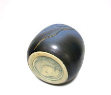 他の写真3: 特-７７４　作家物手造り紺色７.５号丸肩付花瓶