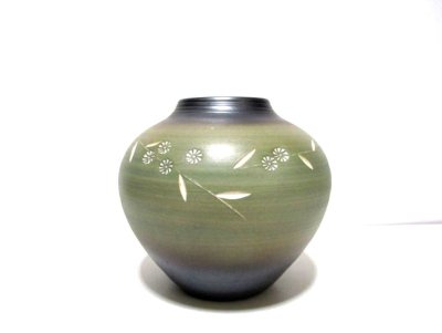 画像2: 特-７７３　モスグリーン７.５号丸彫入花瓶