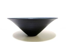 他の写真1: 藍色／黒ツートーン１１号丸段付反型鉢　T-０７－２５