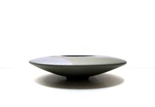 他の写真1: 手造り グレー/モスグリーン９号丸円盤型花器 T-０７-３４