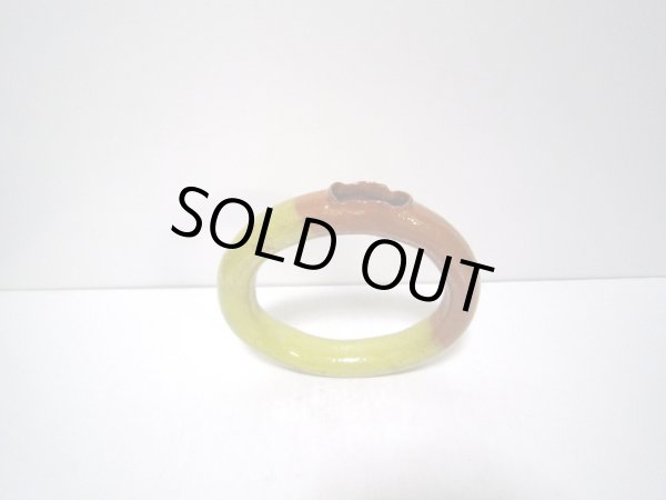 画像3: 特-１４１　手造り黄色リング型花器 (3)