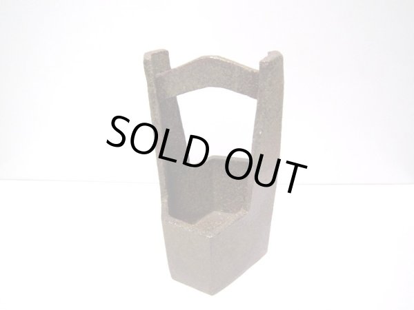 画像5: 焼締六角手桶花器　T-２５－１４ (5)