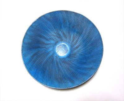 画像2: 手造りブルー１５号櫛目丸大皿　Ｔ２５-８３　