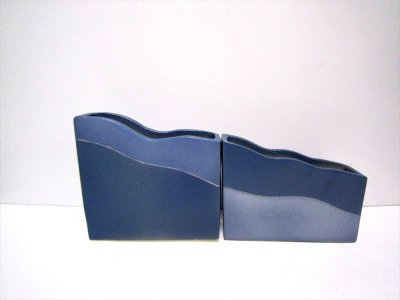 画像1: 特-３３１　手造りブルー角型変型花器（大）