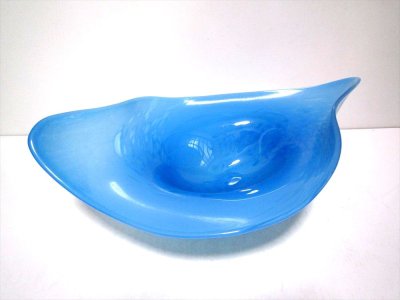 画像1: ガラス花器　一品作ブルー曲皿　G-１２４