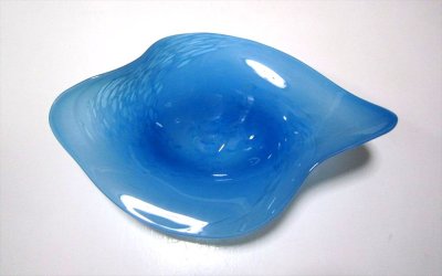 画像2: ガラス花器　一品作ブルー曲皿　G-１２４