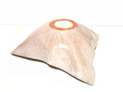 画像3: 特-６７５　手造り　白釉渦紋正角鉢