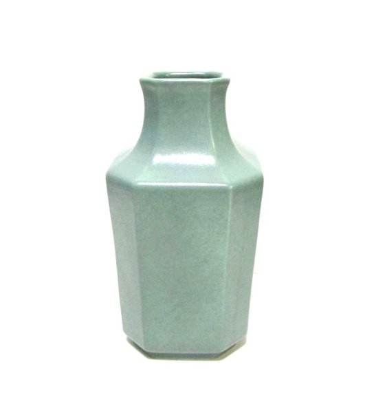 画像1: 特-５９１　青磁色正角角切花瓶 (1)